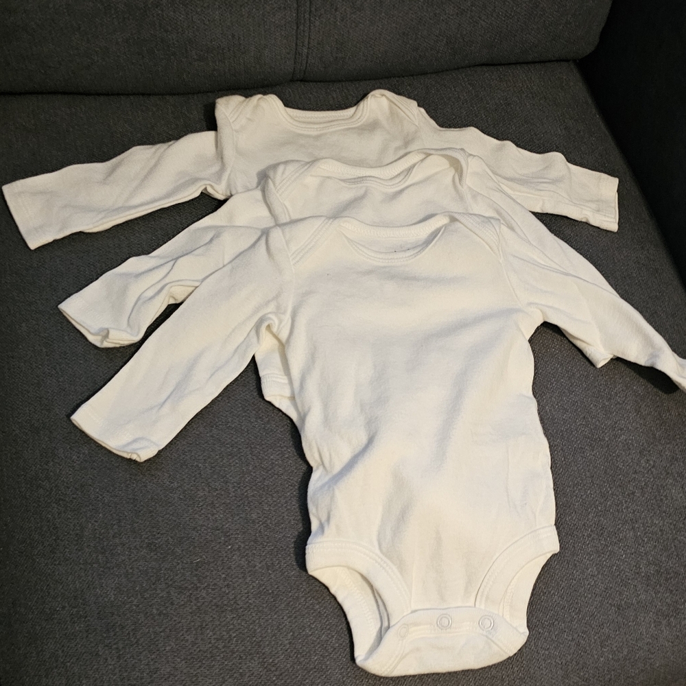 NWOT Carters 0-3 month long sleeve onsies